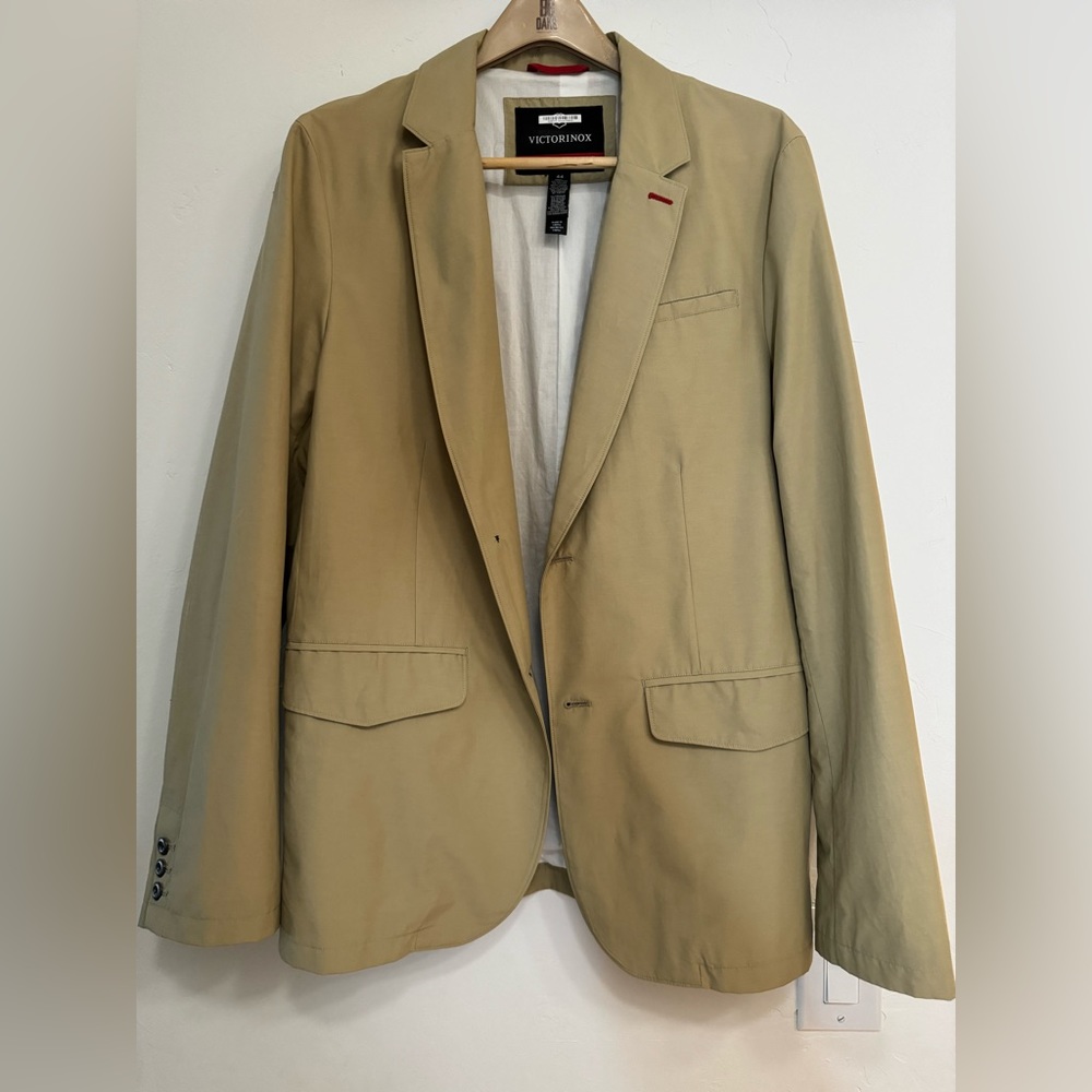 Victorinox Swiss Army Modern Raincoat/Sports Coat
